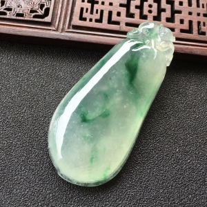 (超值推荐)冰种飘绿花福瓜挂件