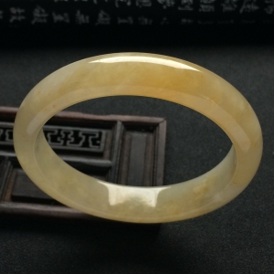 （超值推荐）糯冰种黄翡手镯（54.7mm）