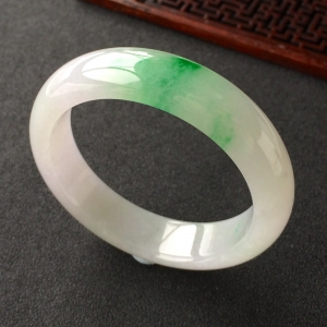 (超值推荐)糯冰种飘翠手镯(55mm)