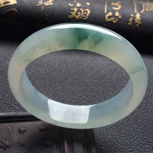 （超值推荐）冰种飘花手镯（57.9mm）