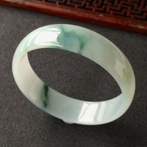 (超值推荐)糯冰种飘花手镯(51.7mm)