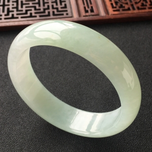 (超值推荐)糯冰种晴水手镯(59mm)