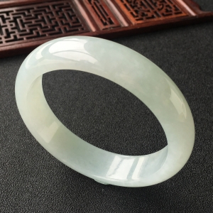 (超值推荐)糯冰种晴水手镯(58.8mm)