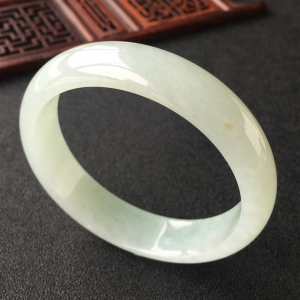 (超值推荐)糯冰种晴水手镯(57.6mm)