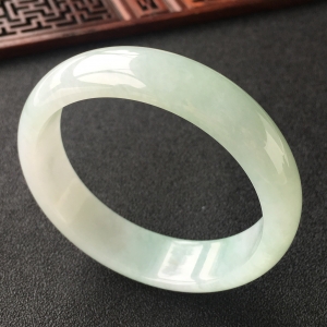 (超值推荐)糯冰种晴水手镯(56.6mm)