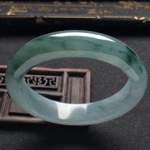 （超值推荐）糯冰种飘花手镯（57.6mm）