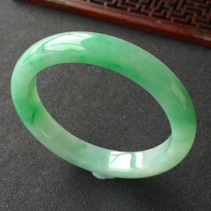( 超值推荐)糯冰种飘翠手镯(55mm)
