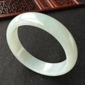 (超值推荐)糯冰种晴水手镯(60.6mm)