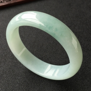 (超值推荐)糯冰种晴水略飘花手镯(59.2mm)