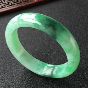 (超值推荐)糯冰种飘翠手镯(54.8mm)
