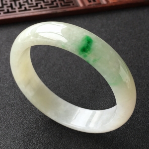 (超值推荐)糯冰种飘翠手镯(57.6mm)