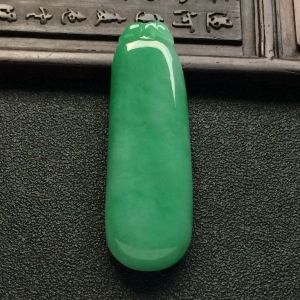 （超值推荐）糯冰种豆绿福瓜挂件
