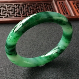 (超值推荐)糯冰种飘花圆条手镯(52.2mm)