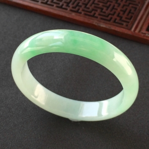 (超值推荐)糯冰种飘翠手镯(57.8mm)