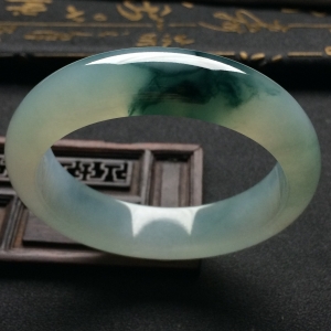 （超值推荐）冰种飘花手镯（56.6mm）