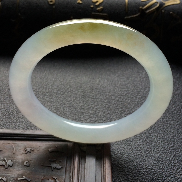 （超值推荐）糯冰种略带褐黄翡圆条手镯（56mm）