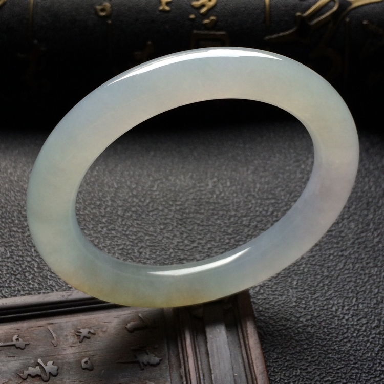 （超值推荐）糯冰种略带褐黄翡圆条手镯（56mm）