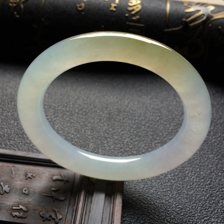 （超值推荐）糯冰种略带褐黄翡圆条手镯（56mm）