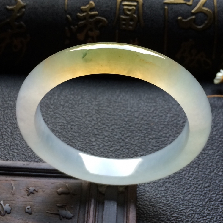 （超值推荐）糯冰种略带褐黄翡手镯（54.2mm）