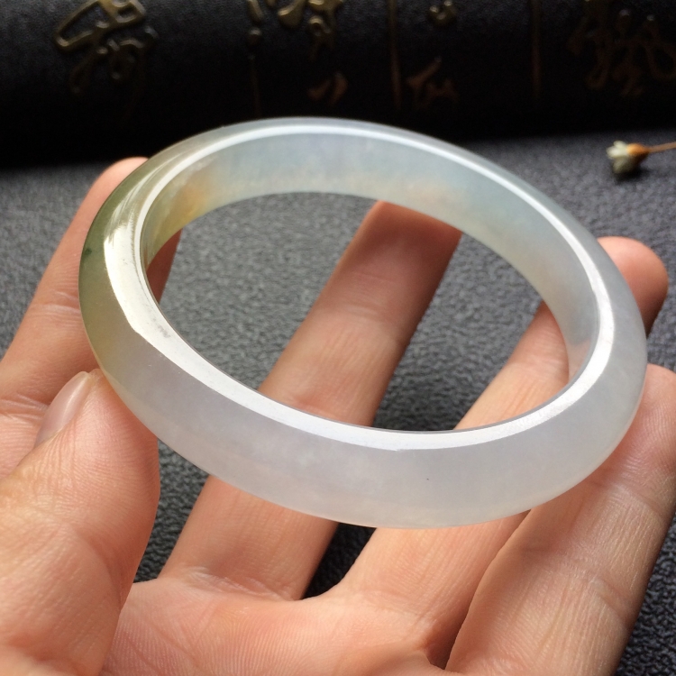 （超值推荐）糯冰种略带褐黄翡手镯（54.2mm）