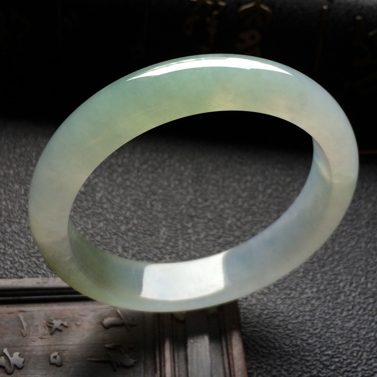 （超值推荐）糯冰种略带褐黄翡手镯（54.1mm）