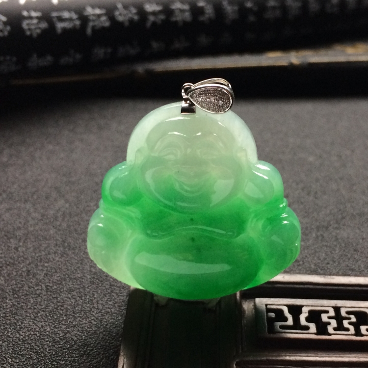（超值推荐）糯冰种飘翠玉佛挂件（金扣）