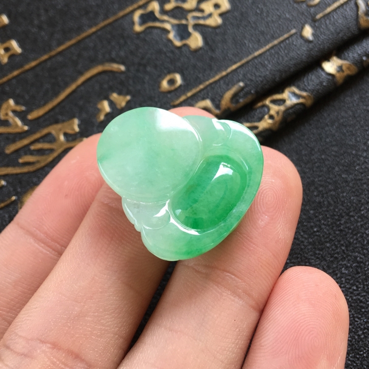 (超值推荐)糯冰种飘翠玉佛挂件
