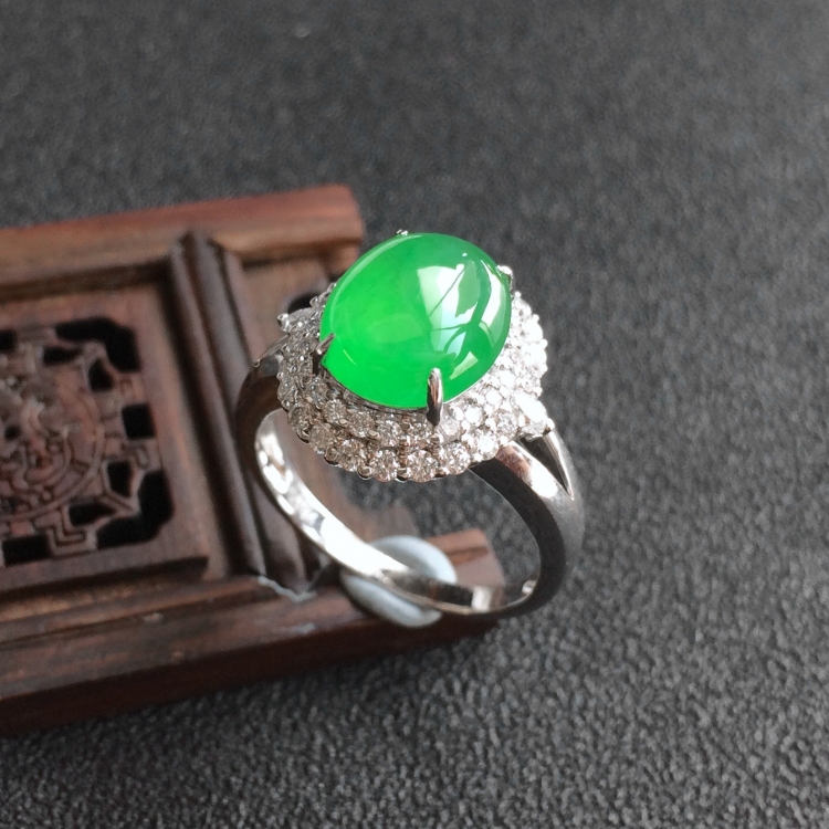 (超值推荐)冰种翠色镶白金钻石戒指