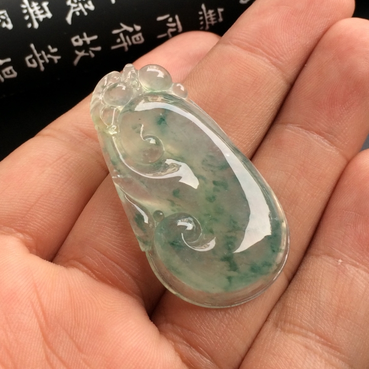 （超值推荐）冰种飘花如意挂件