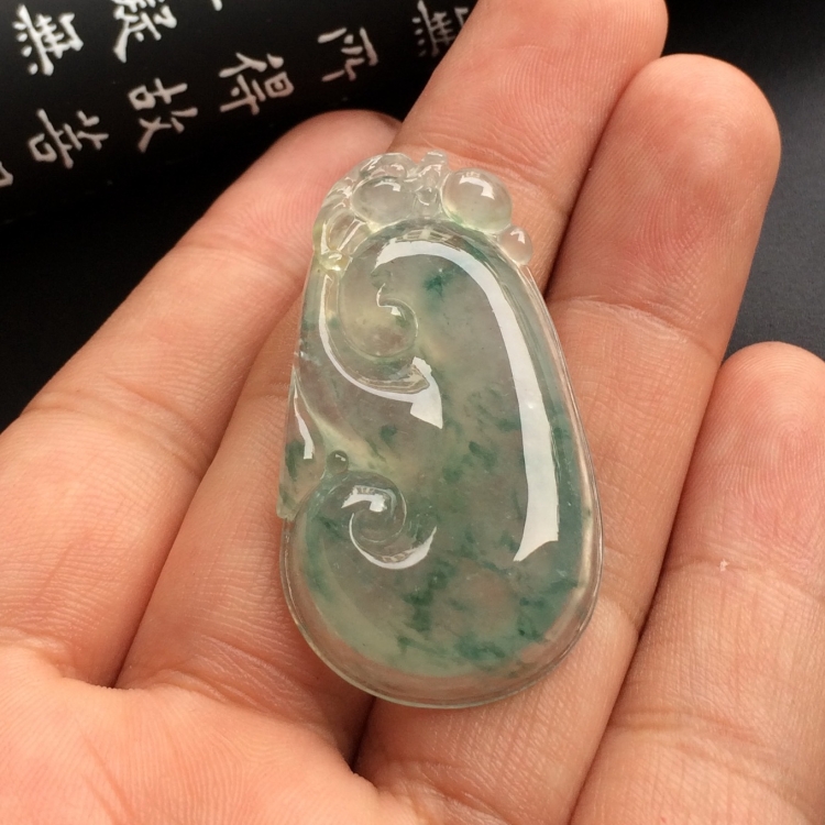 （超值推荐）冰种飘花如意挂件