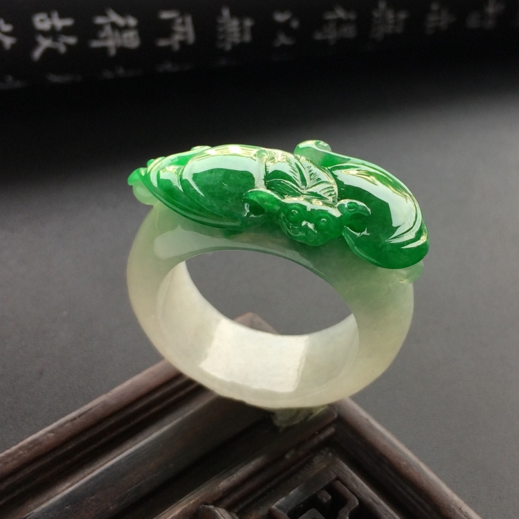（超值推荐）糯冰种飘翠福在眼前扳指