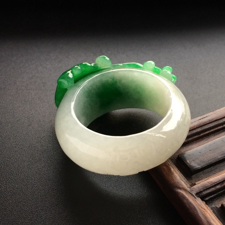 （超值推荐）糯冰种飘翠福在眼前扳指