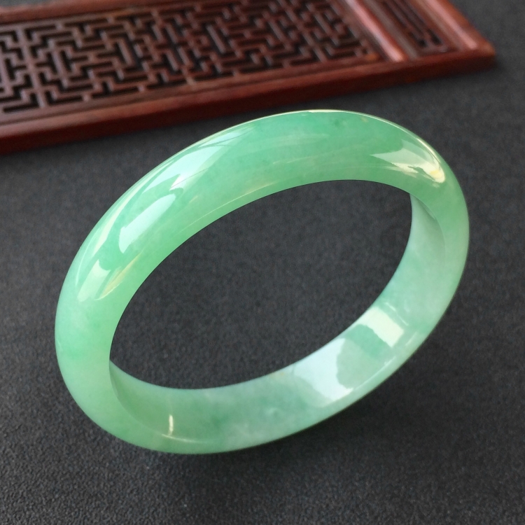 (超值推荐)糯冰种豆色手镯(57.6mm)