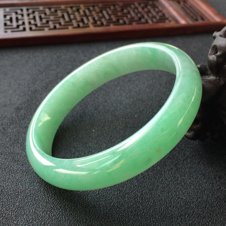 (超值推荐)糯冰种豆色手镯(57.6mm)