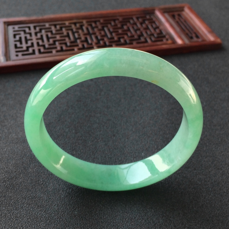 (超值推荐)糯冰种豆色手镯(57.6mm)