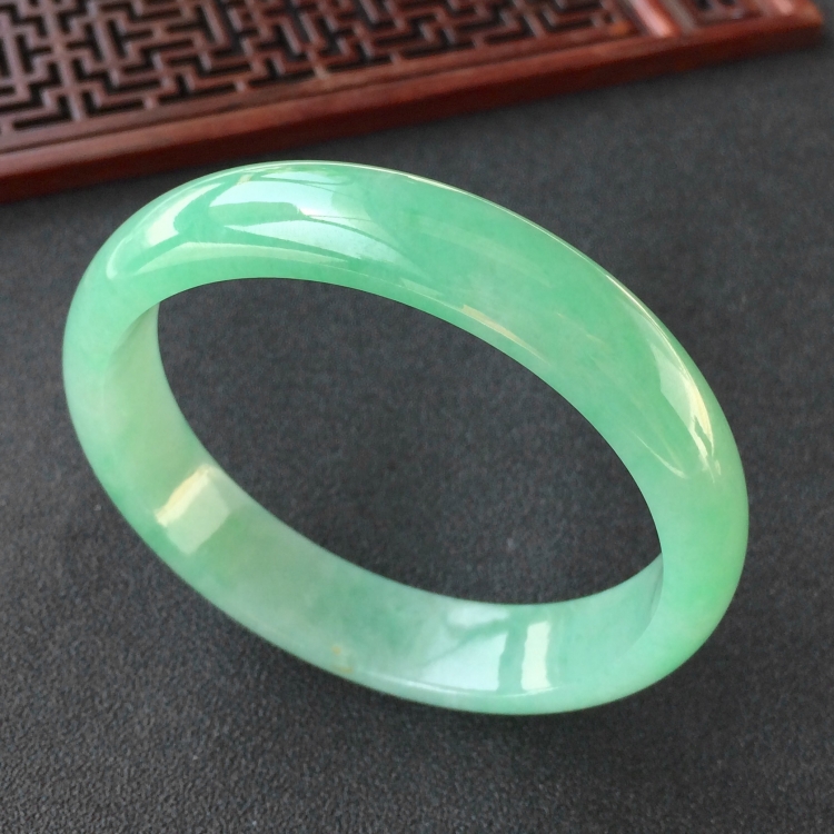 (超值推荐)糯冰种豆色手镯(57.6mm)
