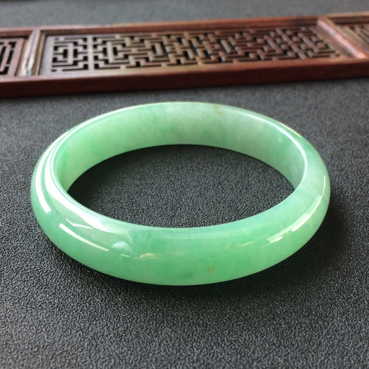 (超值推荐)糯冰种豆色手镯(57.6mm)