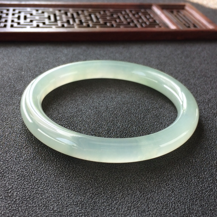 (超值推荐)冰种晴水圆条手镯(54mm)