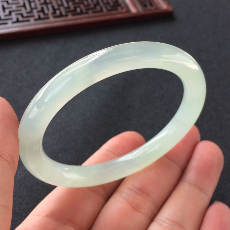 (超值推荐)冰种晴水圆条手镯(54mm)