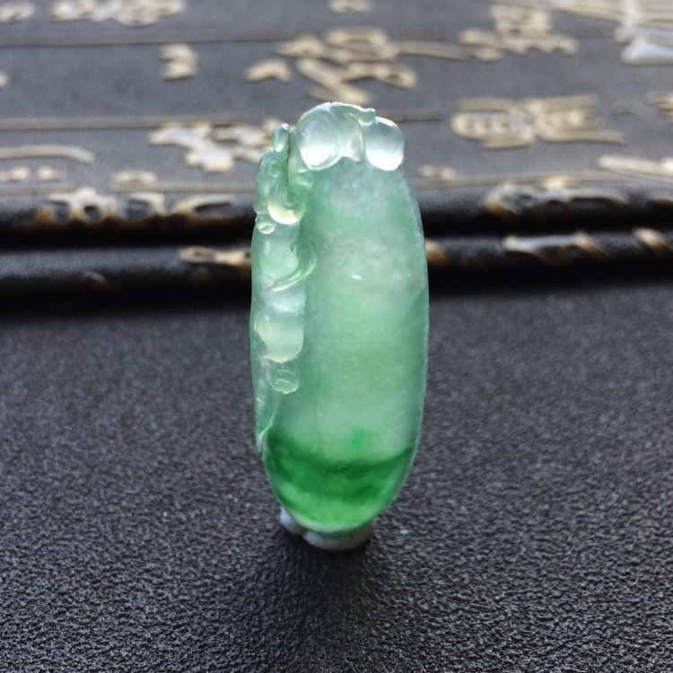 (超值推荐)冰种飘绿花福瓜挂件