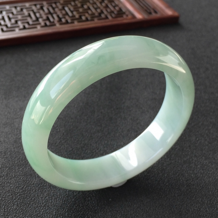 (超值推荐)糯冰种飘花手镯(54mm)