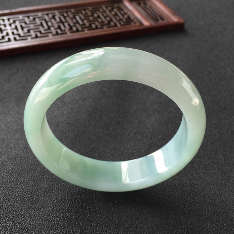 (超值推荐)糯冰种飘花手镯(54mm)