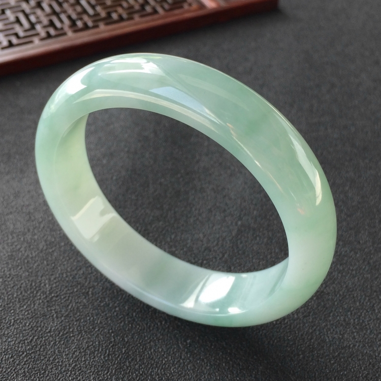 (超值推荐)糯冰种飘花手镯(54mm)