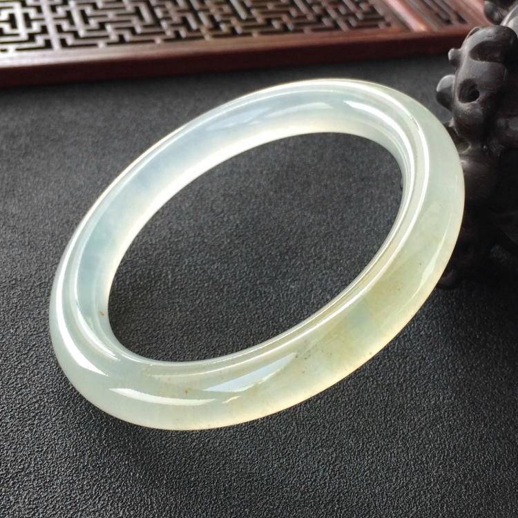 (超值推荐)冰种晴水略带淡黄翡圆条手镯(55.3mm)