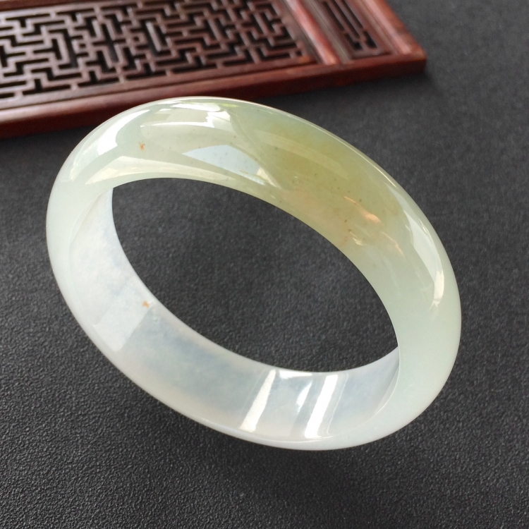 (超值推荐)冰种晴水略带淡黄翡手镯(58.7mm)