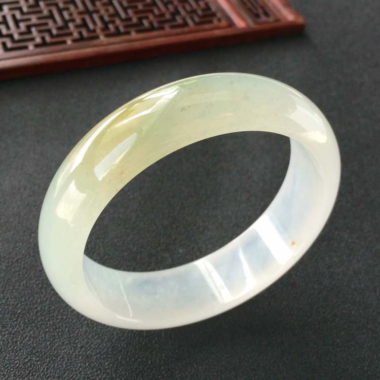 (超值推荐)冰种晴水略带淡黄翡手镯(58.7mm)