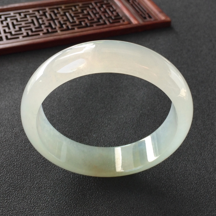 (超值推荐)冰种晴水略带淡黄翡手镯(58.7mm)