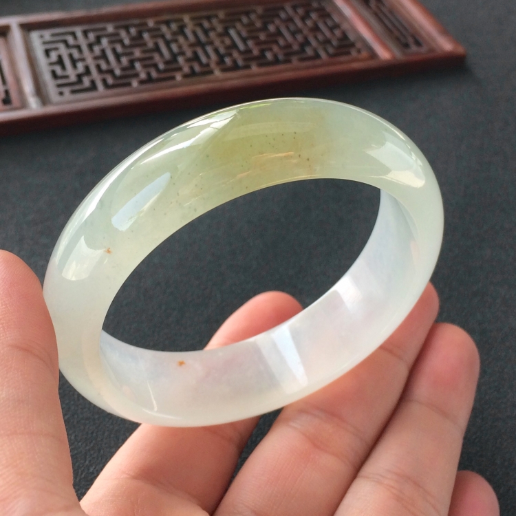 (超值推荐)冰种晴水略带淡黄翡手镯(58.7mm)