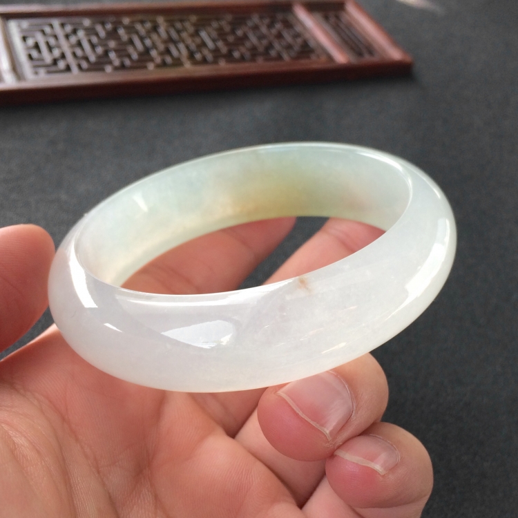 (超值推荐)冰种晴水略带淡黄翡手镯(58.7mm)