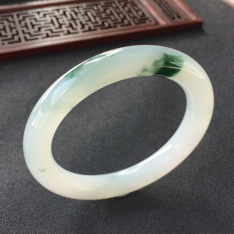(超值推荐)糯冰种飘花圆条手镯(55.6mm)